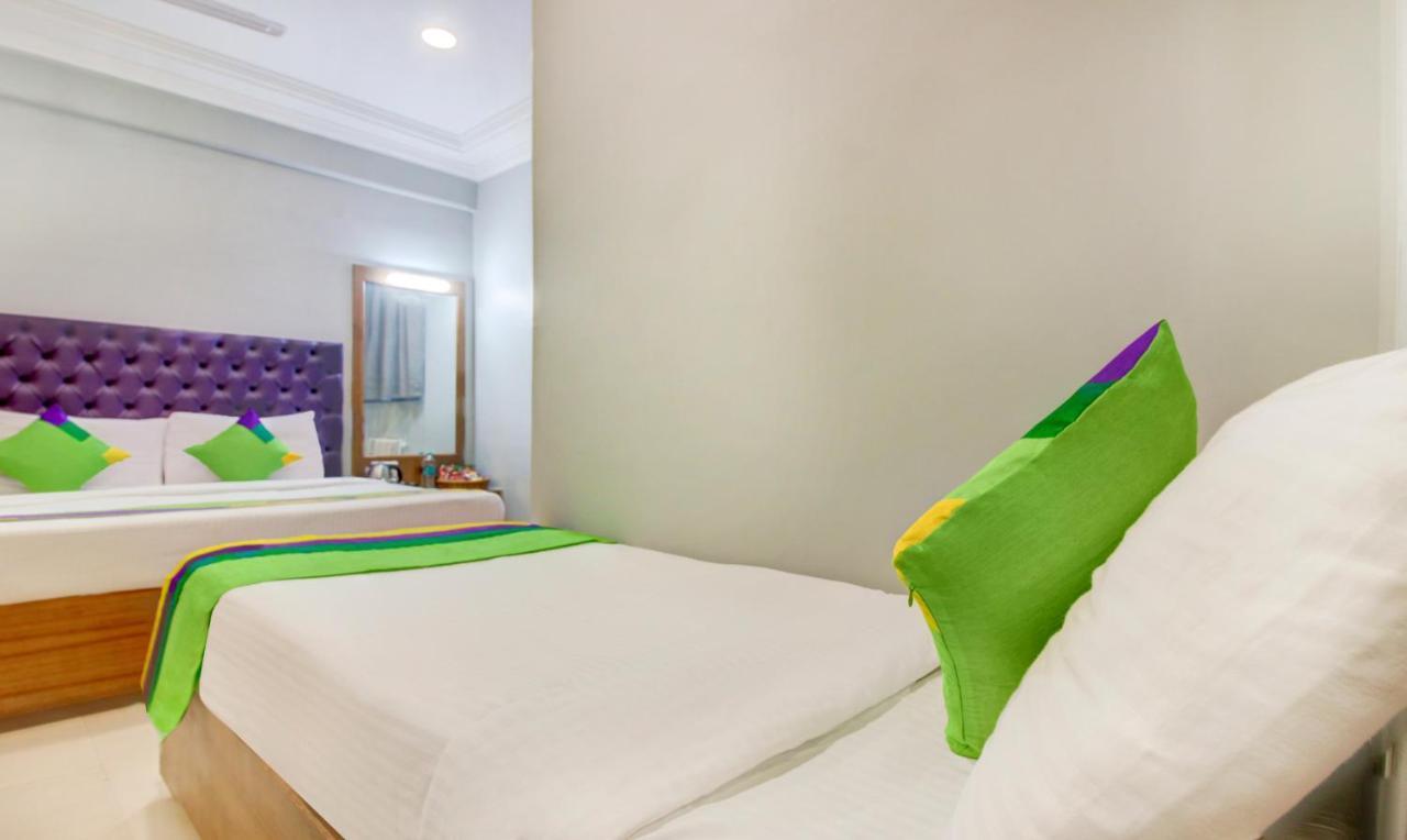 Treebo Cruz Royale Santacruz West Hotel Mumbai Exterior foto